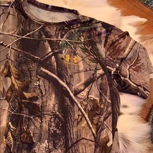 Men’s under armor camo tee